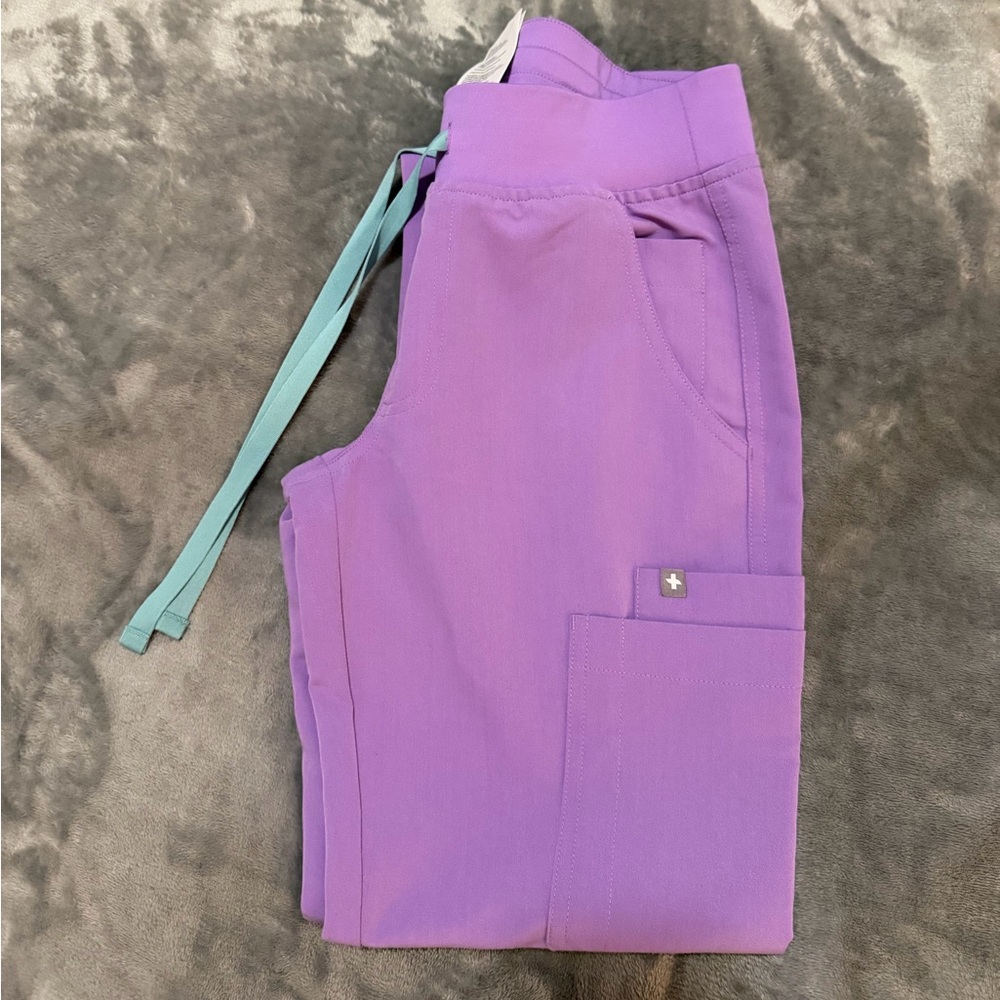 FIGS Scrubs Yola in Lilac Dawn